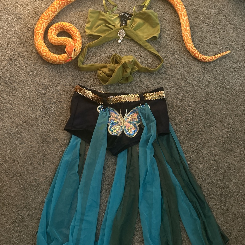 Dolls Kill Britney Spears costume from her “Slave 4 U”  performance.